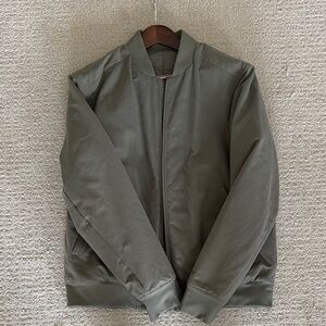 lululemon Men's Olive Bomber Jacket reversible quilted